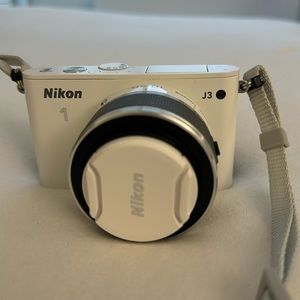 Nikon 1 J3 camera. Like new.